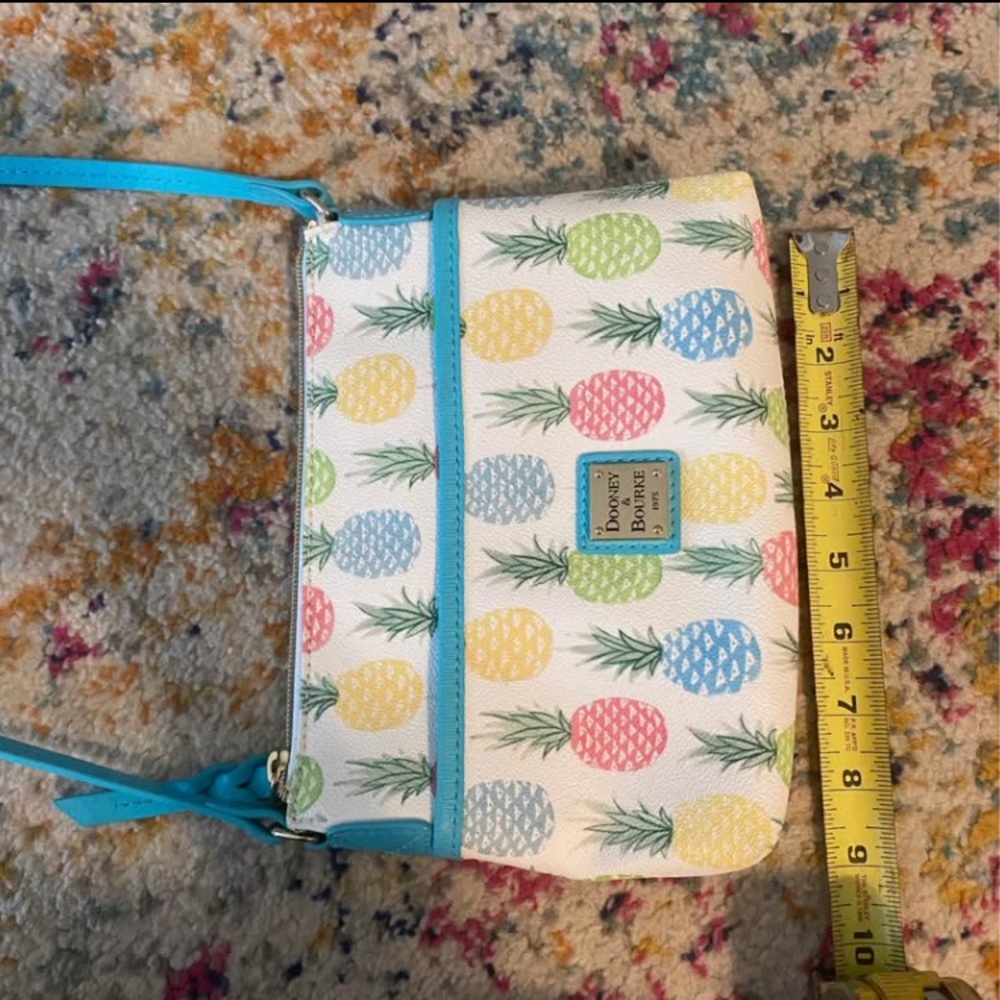 Dooney and bourke pineapple bag - Picture 5 of 10